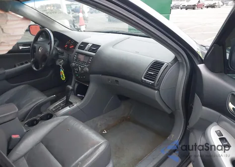 2005 Honda Accord 2.4 Ex из США, поврежденный, VIN 1HGCM56815A117018